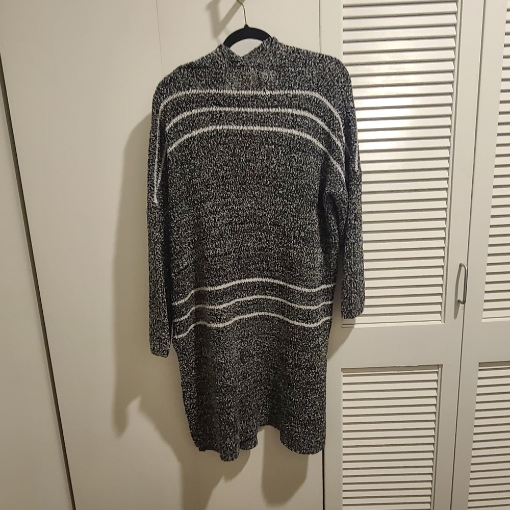 Long Black and White Cardigan - Picture 3 of 4